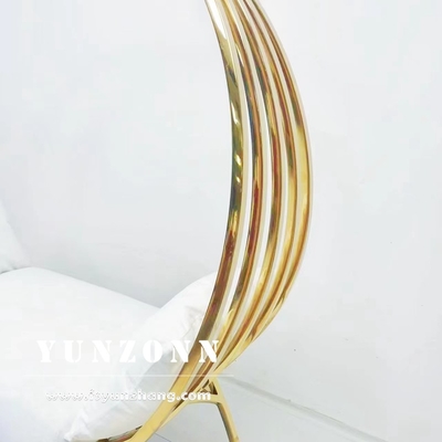Le canapé de mariage classique pour couples, le trône de mariage rond, la chaise en cage d'oiseau.