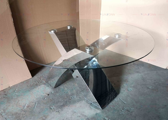 Les solides solubles basent les tables de salle à manger modernes de luxe annotent la table de salle à manger en verre mise pour 4