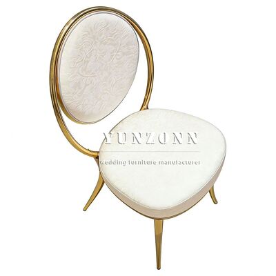Bon prix Des chaises en acier inoxydable de luxe et durables en or avec des jambes coniques pour les événements de mariage en plein air en ligne