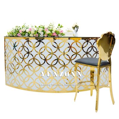 Bon prix Table de bar de luxe en acier inoxydable avec motif doré, nouveau design populaire, meuble de bar haut pour pub, mariage en ligne