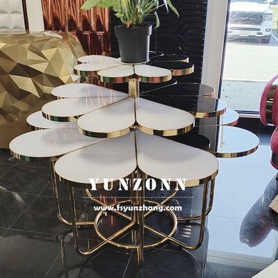 Bon prix Support de table à gâteau commercial au design unique en forme de fleur, élégant pour mariage en ligne