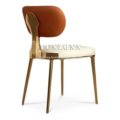 Bon prix Chaises de luxe modernes en cuir marron avec coussin en acier inoxydable et finition dorée pour la location d'événements en ligne