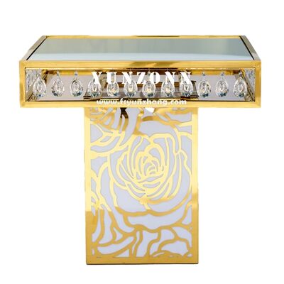 Bon prix Meubles de fête de mariage de luxe prix d'usine d'acier inoxydable carré Rose base miroir verre table de gâteau en cristal en ligne