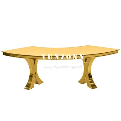 Bon prix Table de mariage et de banquet en verre et métal dorés à pieds croisés en forme de S serpentine pour hôtels, événements et fêtes en extérieur en ligne
