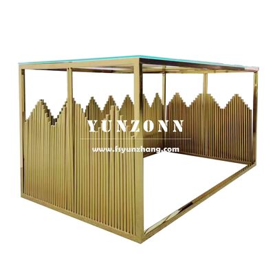Bon prix Nouvelle conception Foshan Hôtel Meubles de mariage Or Acier inoxydable Table à manger carrée pour mariés en ligne