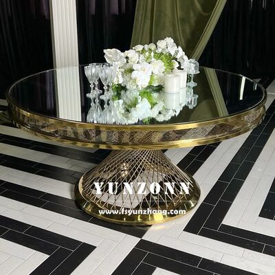 Bon prix Table de salle à manger moderne en acier inoxydable avec verre trempé et base en métal pour événements extérieurs, hôtels et mariages en ligne