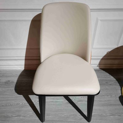 Bon prix Le dossier dinant moderne à extrémité élevé à la maison de cuir de chaises en bois solide a capitonné des chaises de salle à manger en ligne